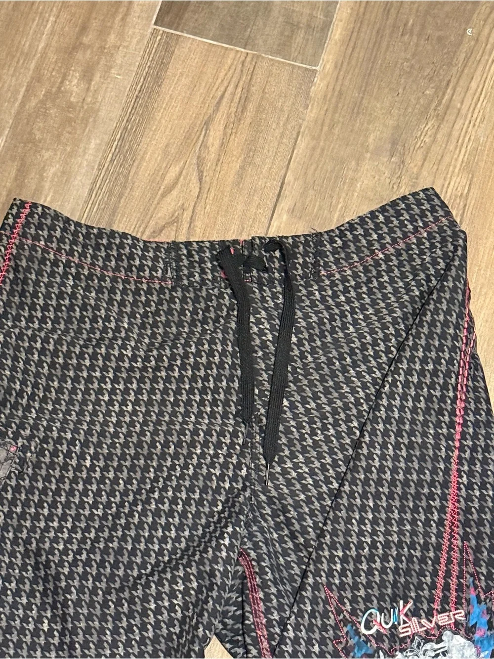Vintage Quicksilver Black & Pink Graphic Boardshorts